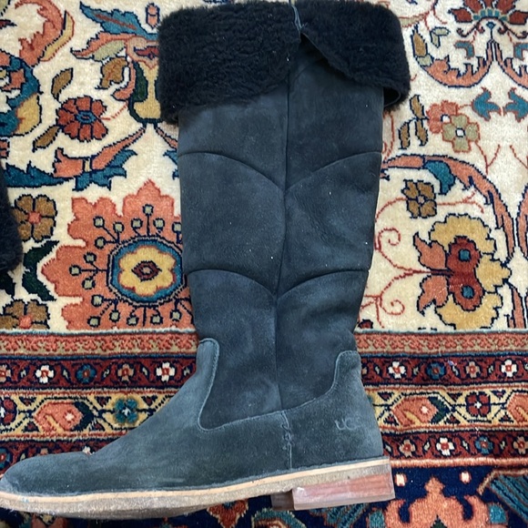 Ugg Boots used. - Picture 3 of 7